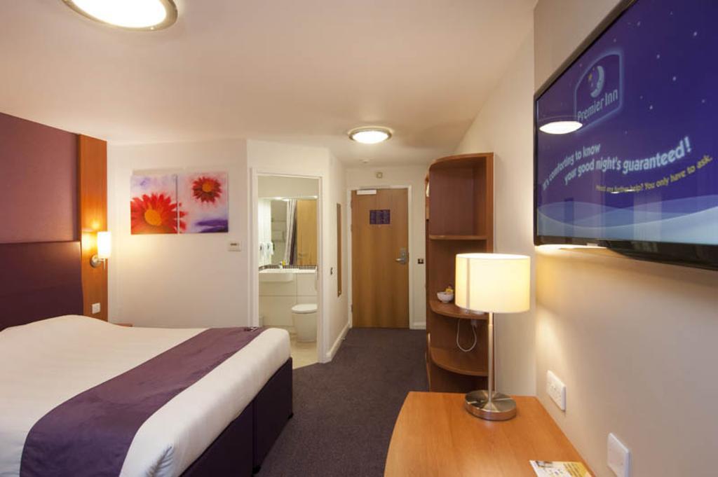 Premier Inn Leamington Spa Town Centre מראה חיצוני תמונה